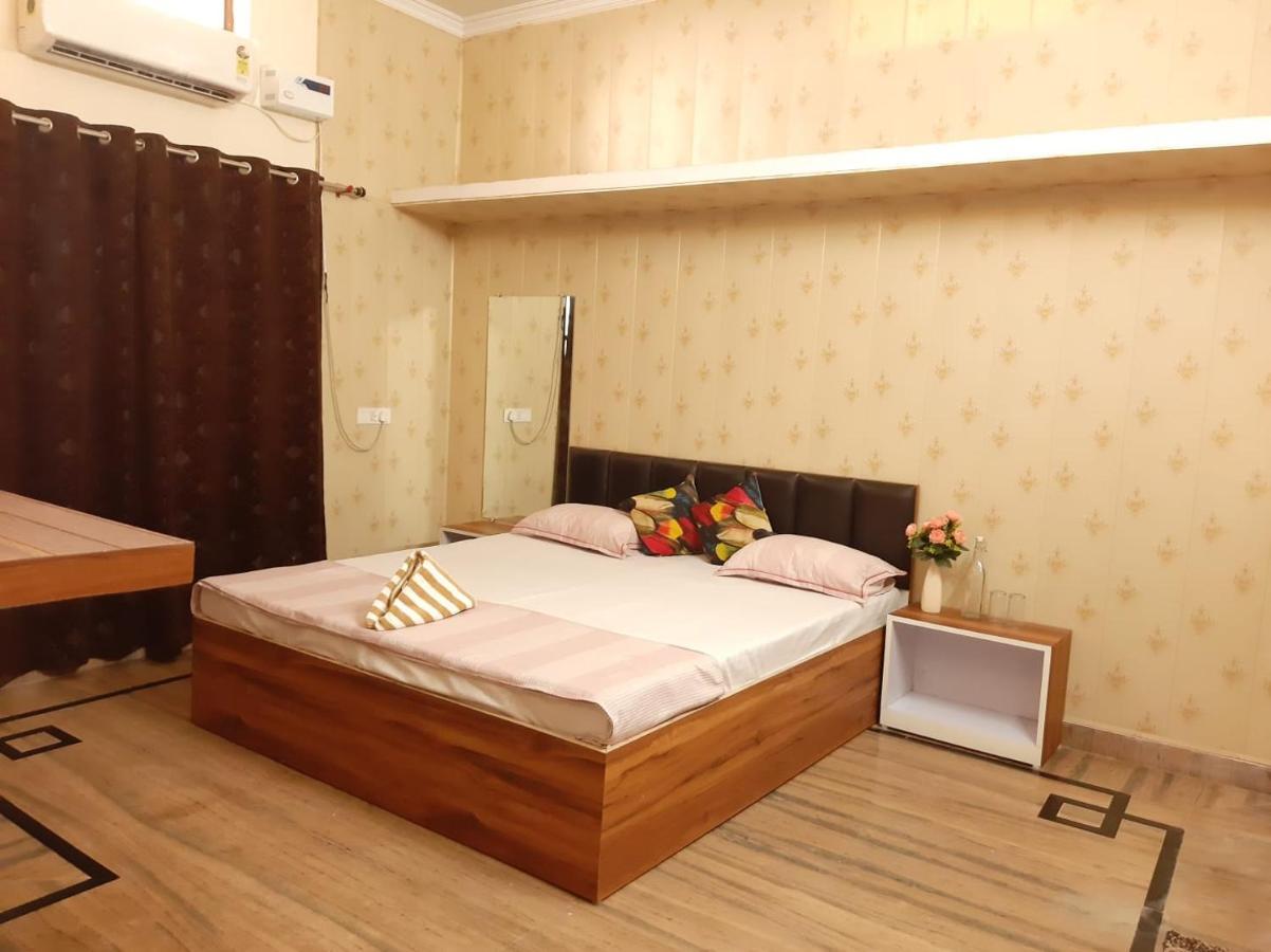Paarijaat Homestay & Guesthouse Ayodhya Exterior foto