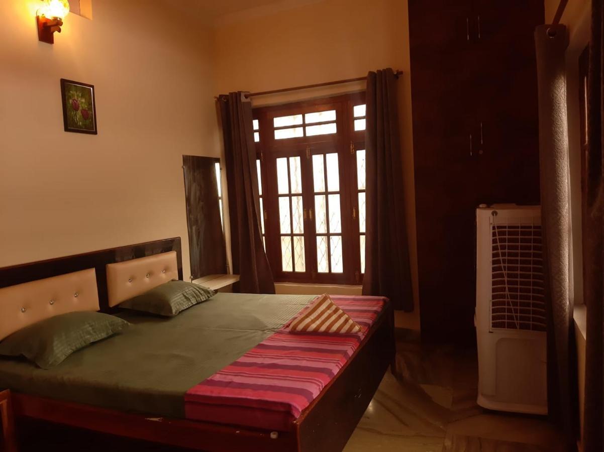 Paarijaat Homestay & Guesthouse Ayodhya Exterior foto